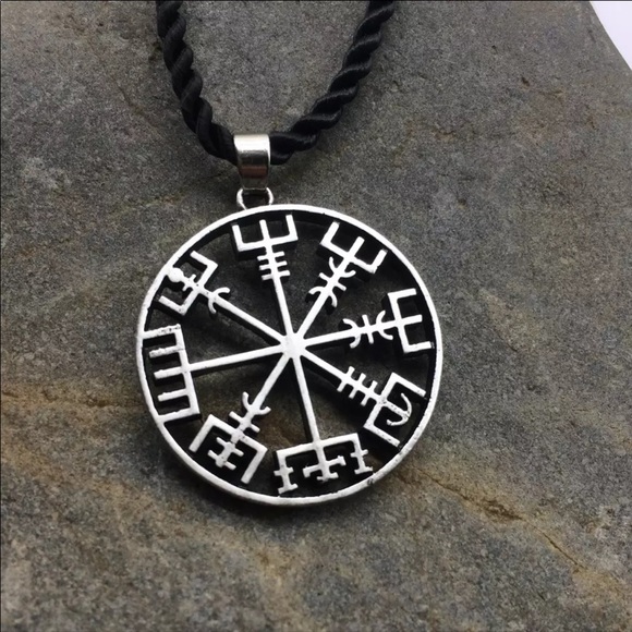 ❌SOLD❌ Viking Odin Rune Amulet Compass Necklace - Picture 4 of 13